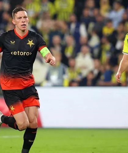 Fenerbahçe 2 farklı öne geçtiği maçta 90. dakikada yıkıldı