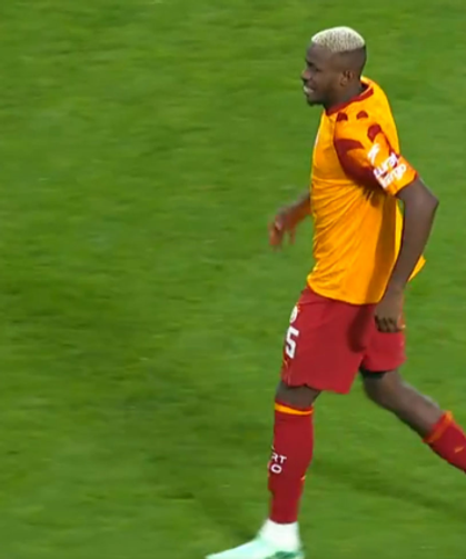 Osimhen'e ne oldu? Galatasaraylıları korkutan görüntü