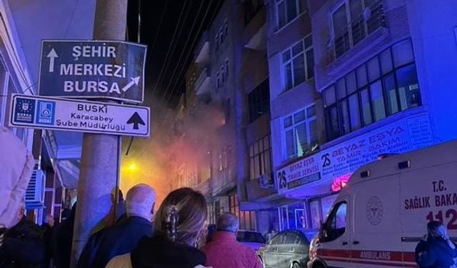 Bursa'da 4 katlı binada yangın çıktı!