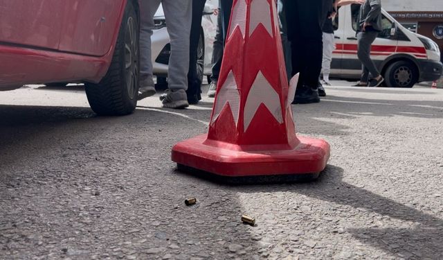 Bursa'da husumetlisinin işletmesine silahla saldırdı