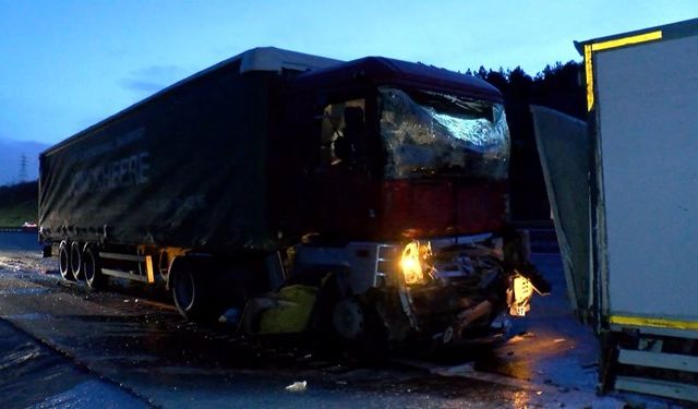 Kuzey Marmara Otoyolu'nda zincirleme kaza!