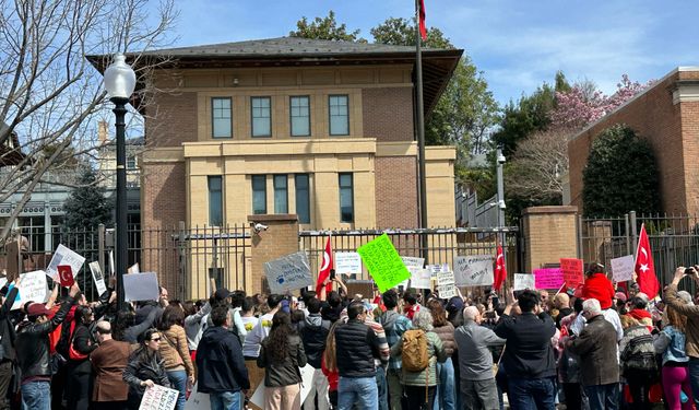 Washington'da Türk Konsolosluğu önünde İmamoğlu protestosu!