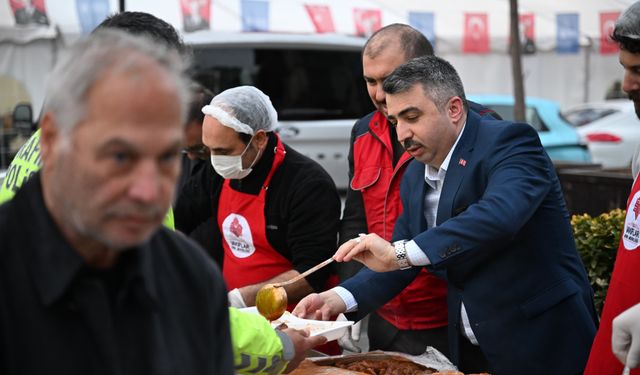 Başkan Yılmaz, iftar sofrasında vatandaşlarla buluştu