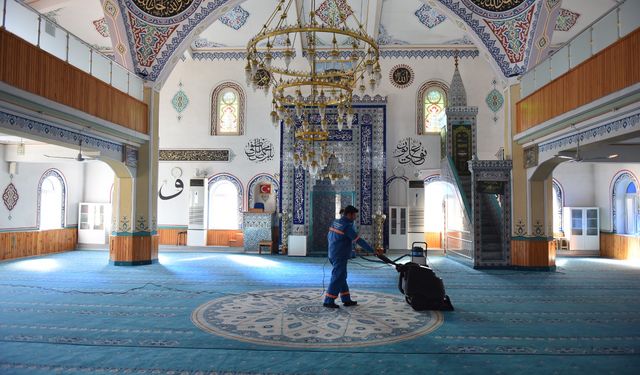 Yıldırım'da camilere ramazan temizliği