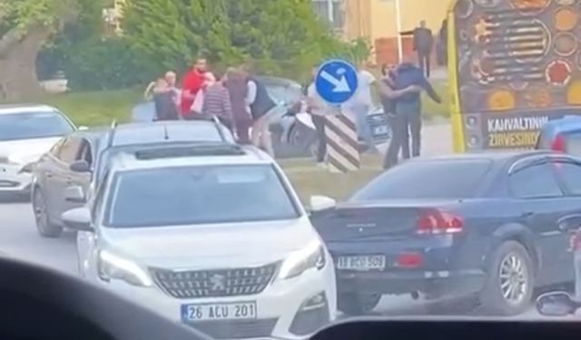 Bursa'da sürücüler birbirine girdi!