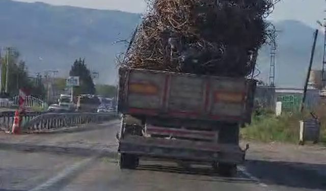 Yürekleri ağza getiren hurda yüklü tırın sürücüsüne ceza