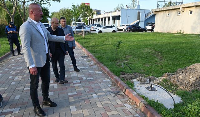 Karacabey'de o park aydınlatılıyor