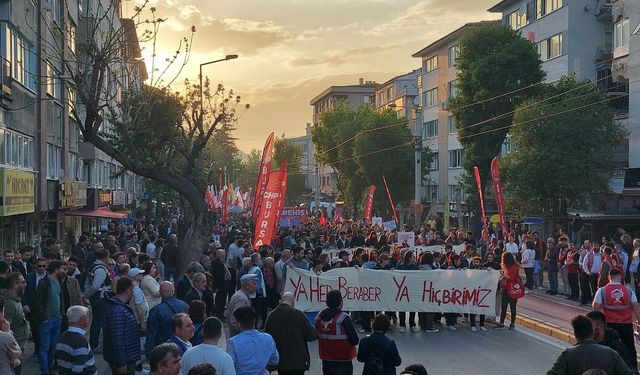 Bursa’da “Hak, hukuk, özgürlük” yürüyüşü