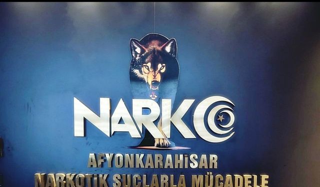Aracın gizli bölmesinde ki uyuşturucuyu polis böyle buldu