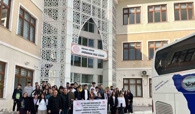 Ardahanlı öğrenciler ulusal egemenlik yolunda Ankara gidiyor