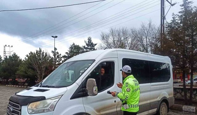 Kars’ta okul servisleri trafiğin radarında