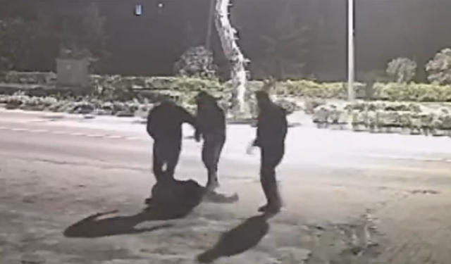 Yalova’da 4 kişinin saldırısına uğrayan genç defalarca bıçaklandı