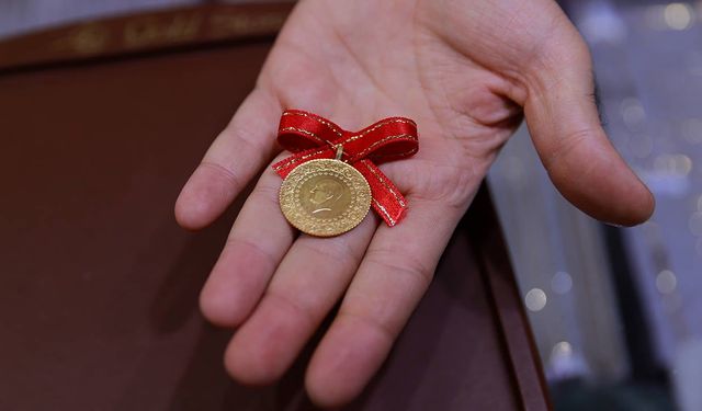 Altında yeni rekor: 7 bin lirayı aştı