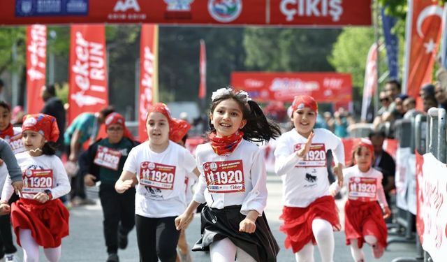 Bursa'da binlerce çocuk 23 Nisan coşkusuyla koştu