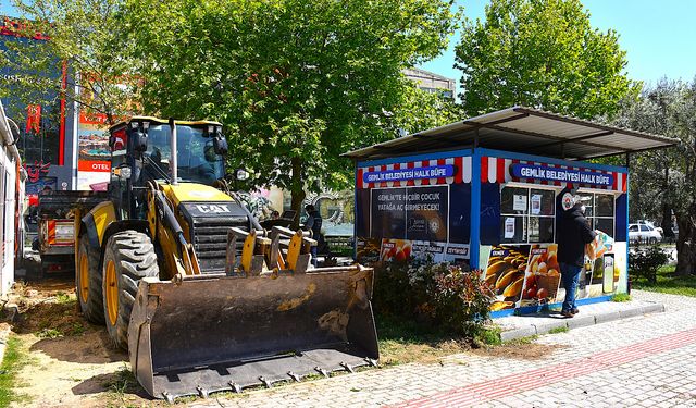 Gemlik'te yaya kaldırımları genişliyor