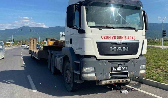 Bolu’da kırmızı ışıkta geçen bisikletli tırın altında kaldı: Genç sürücü ağır yaralı
