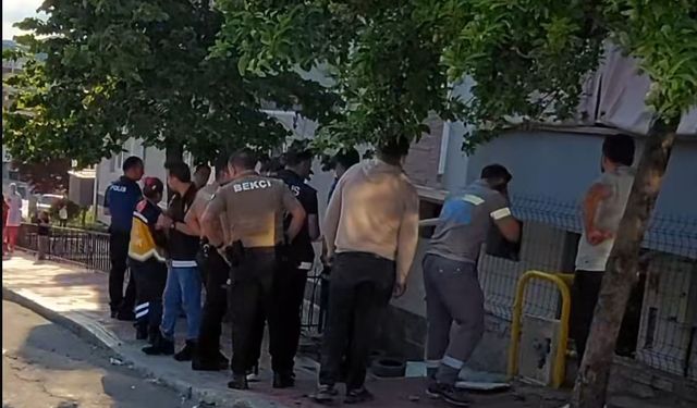 Evin mutfağında çıkan yangın paniğe neden oldu