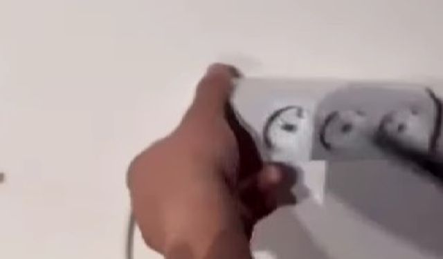 Evini aparta çevirip, prizlere gizli kamera yerleştirdi
