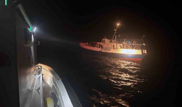 Göçmen kaçakçıları özel tekne ile kaçarken yakalandı