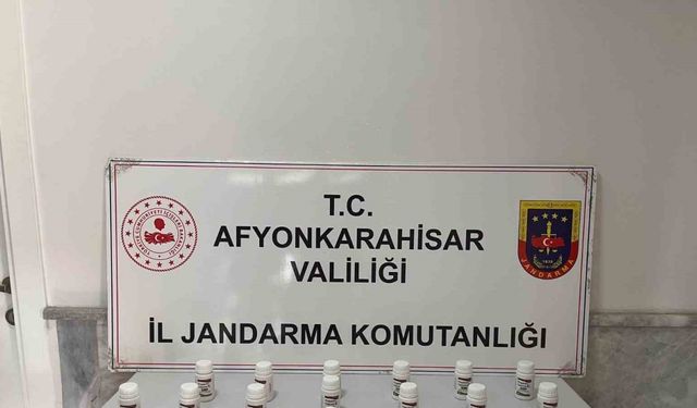 Jandarma iş yerine yaptığı baskında bin 200 adet uyuşturucu hap ele geçirdi