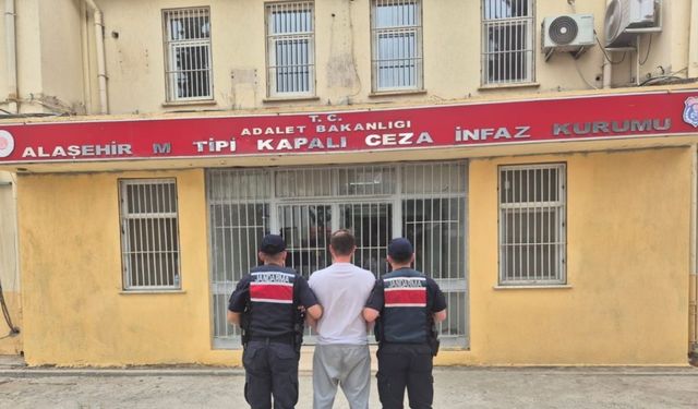 Manisa’da aranan şahıs jandarma operasyonuyla yakalandı