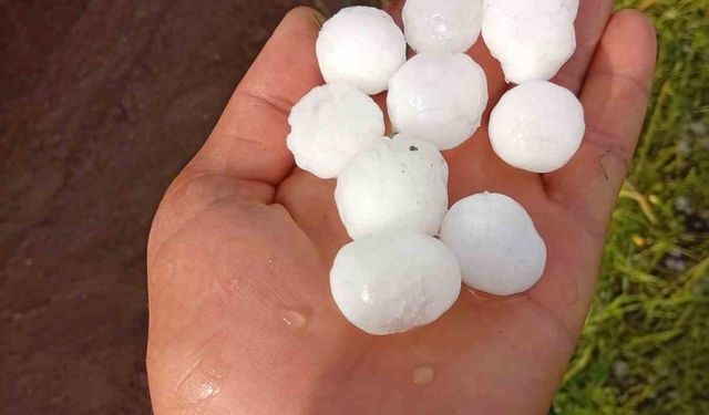 Siverek’te dolu yağışı sonrası hortum çıktı