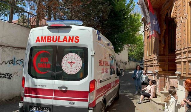 Tekirdağ’da başıboş köpeğin kadına saldırdığı an kamerada