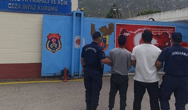 Turgutlu’da aranan 2 şahıs jandarmadan kaçamadı