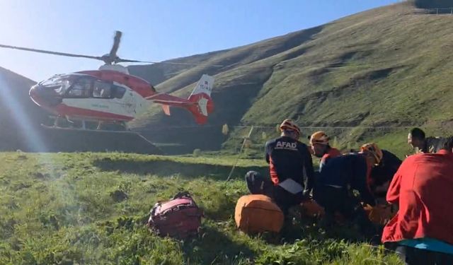 Van’da kayalıklarda mahsur kalan şahıs kurtarıldı