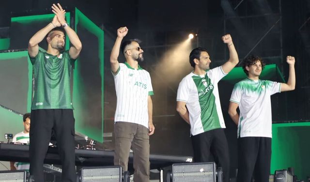 Bursaspor'un yeni sezon formaları satışa çıkarıldı!