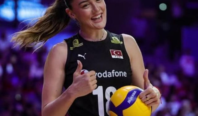 Zehra Güneş'in voleybolcu kardeşi İrem Güneş yeni yaşını kutladı!