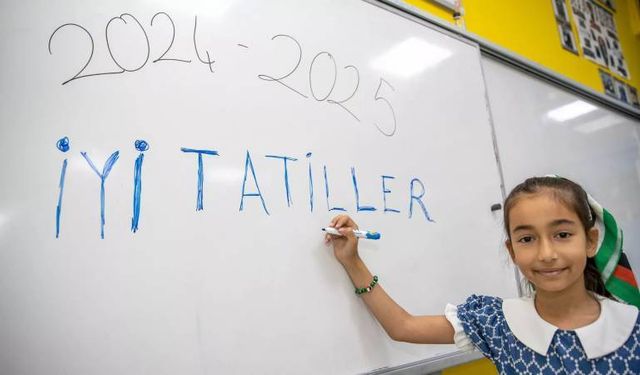 Bakan Tekin açıkladı: Okullarda serbest kıyafet kalkıyor, yeniden forma geliyor