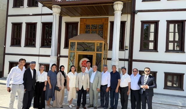 Özbek basın heyeti, Bursa'daki gazetecilerle bir araya geldi