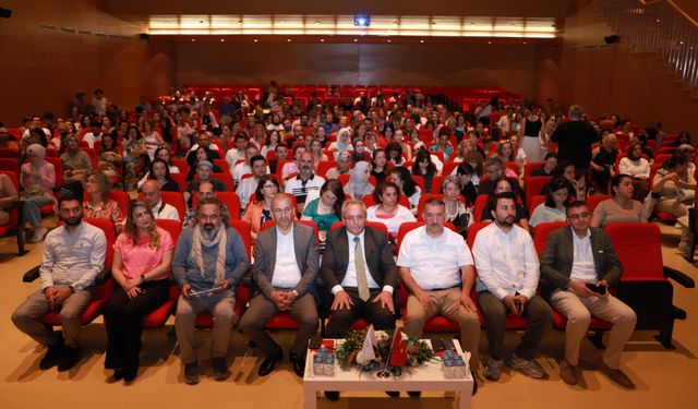 Eğitimde dijital dönüşüm ve yapay zekâ teknolojileri Bursa’da ele alındı