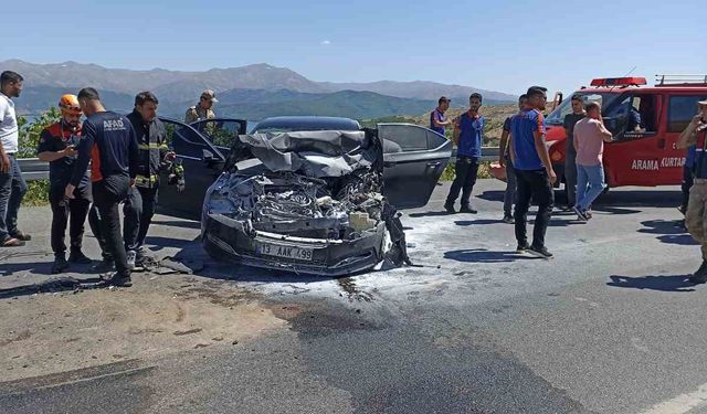 Adilcevaz Kaymakamı trafik kazası geçirdi
