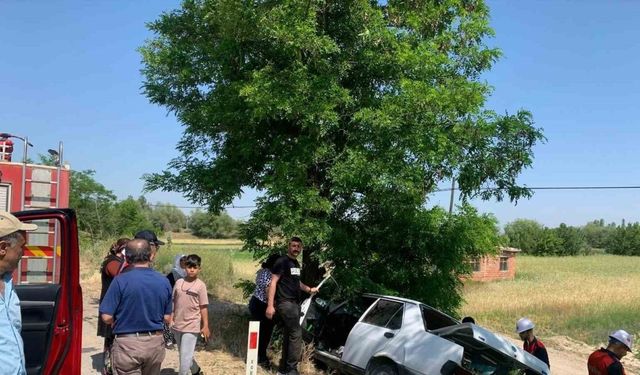 Afyonkarahisar’da otomobiller çarpıştı: 6 kişi yaralandı