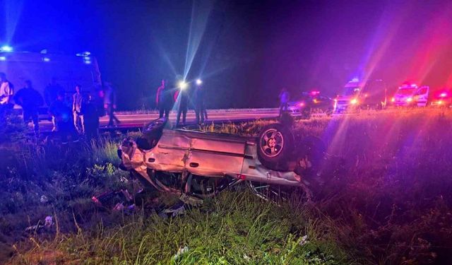Afyonkarahisar’da şarampole devrilen otomobildeki 7 kişi yaralandı