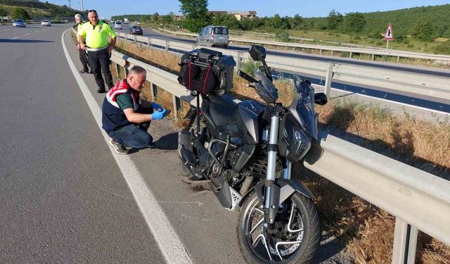 Bariyere çarpan motosiklet 400 metre sürüklendi, sürücü hayatını kaybetti: Kaza anı kamerada