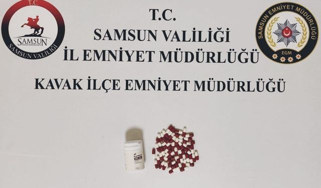 Durdurulan araçtan uyuşturucu hap çıktı