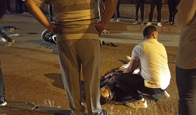 Erciş’te iki motosiklet kafa kafaya çarpıştı: 3 yaralı