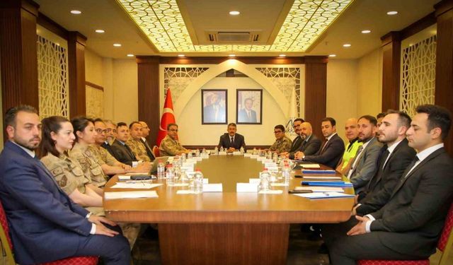 Hakkari’de değişik suçlardan aranan 407 şahıs yakalandı