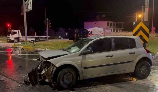 İki otomobilin çarpıştığı kazada 6 kişi yaralandı