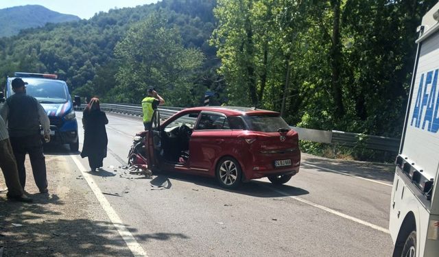 Karabük-Bartın yolunda kaza: 2 yaralı