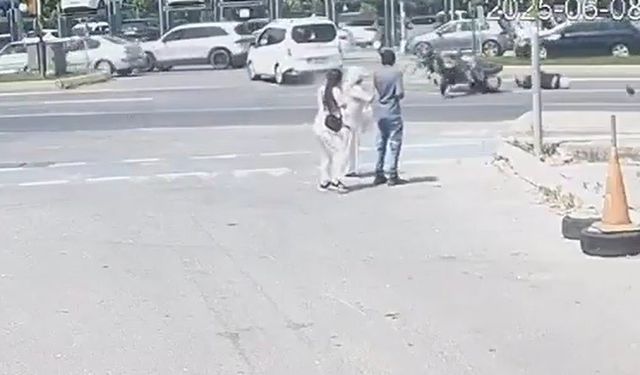 Kartal’da yürekleri ağızlara getiren kaza: İki polisin yaralandığı kaza kamerada