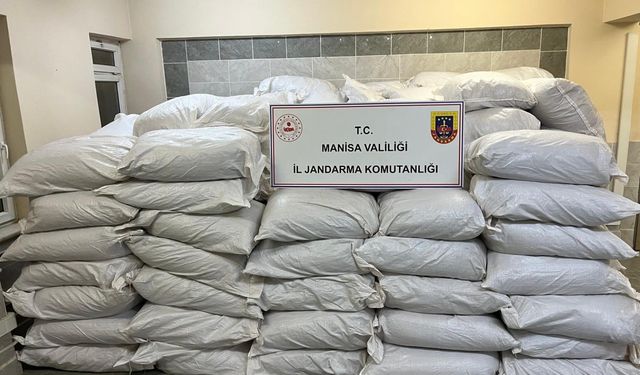 Manisa’da 7 bin 900 kilo kıyılmış tütün ele geçirildi