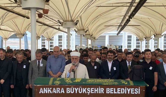 Mersin’de boğulan genç son yolculuğuna uğurlandı