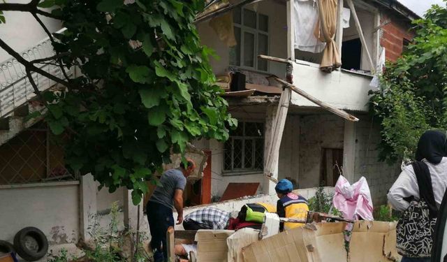 Niksar’da evin balkonu çöktü, 1 kişi yaralandı