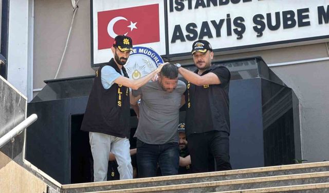 Sultangazi’de kahvehanede silahını gösterdi, kalbinden vuruldu: 2 şüpheli yakalandı