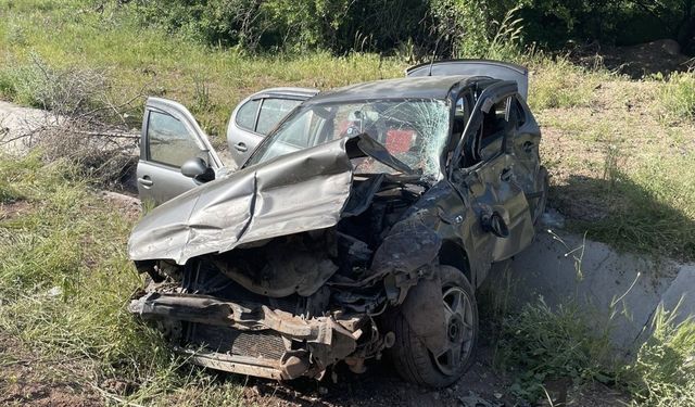Virajı alamayan araç şarampole devrildi: 10 kişi yaralandı