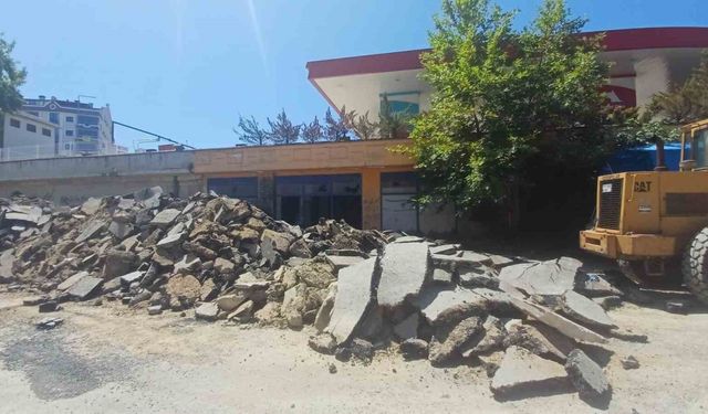 Yalova’da alkol alırken tartıştığı arkadaşını boğazından bıçaklayarak öldürdü